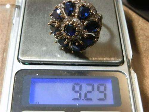 Spectacular sterling silver blue sapphire and topaz ring - weight 9.29 g.