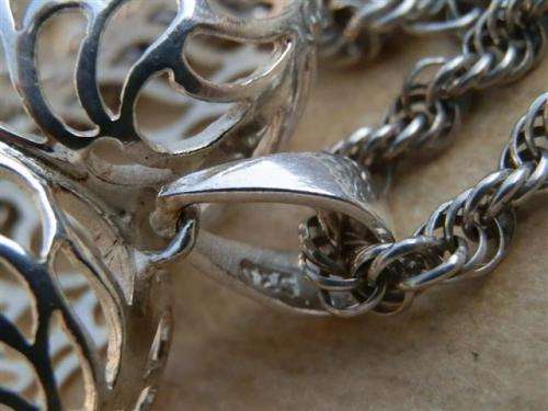 Awesome heavy solid sterling silver rope chain and a large filigree heart pendant - weight 21.94 g.
