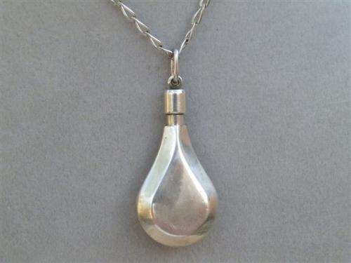 Exquisite vintage heavy solid sterling silver chain with large perfume bottle pendant - weight 19 g.