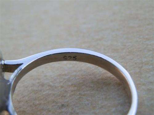 Charming solid sterling silver natural mabe pearl ring - weight 4.76 g.