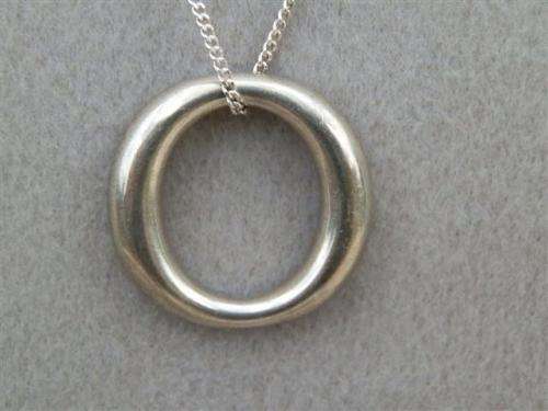 Charming solid sterling silver necklace - weight 6.31 g.