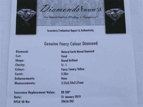 Gorgeous 0.20 ct natural fancy yellow diamond, with authenticity certificate - value R8,500