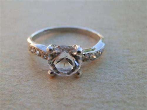 Stunning solid sterling silver ring and cross pendant combo - weight 3.8 g.