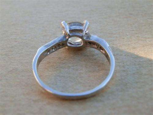 Stunning solid sterling silver ring and cross pendant combo - weight 3.8 g.