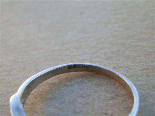 Stunning solid sterling silver ring and cross pendant combo - weight 3.8 g.