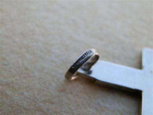 Stunning solid sterling silver ring and cross pendant combo - weight 3.8 g.