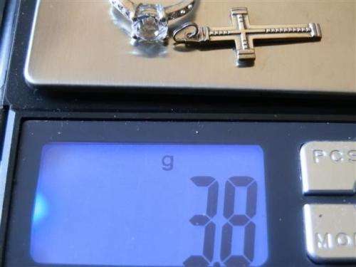 Stunning solid sterling silver ring and cross pendant combo - weight 3.8 g.