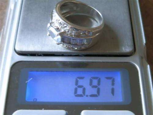 Exquisite solid sterling silver natural blue topaz ring - weight 6.97 g.