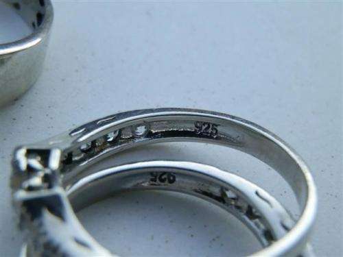 Astonishing solid sterling silver ring set - weight 11 g.
