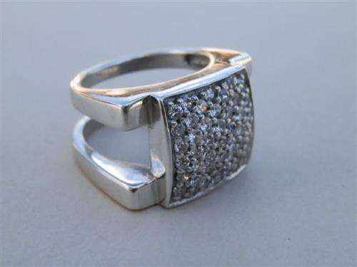 Magnificent heavy solid sterling silver ring - weight 13.3 g.