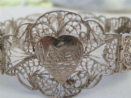 Awesome vintage solid silver filigree bracelet - weight 12.8 g.
