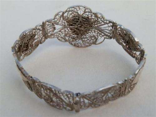 Awesome vintage solid silver filigree bracelet - weight 12.8 g.