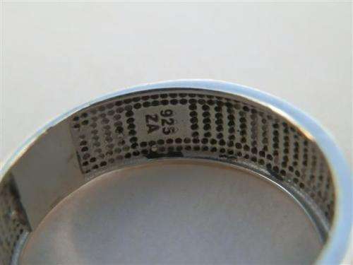 Handsome solid sterling silver cubic ring - weight 4.8 g.