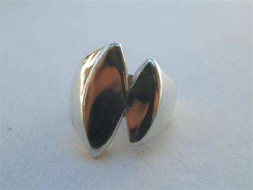 Astonishing heavy solid sterling silver ring - weight 12.2 g.