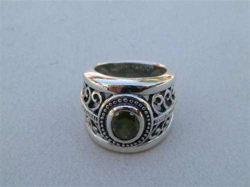 Fabulous heavy solid sterling silver ring - weight 13.2 g.