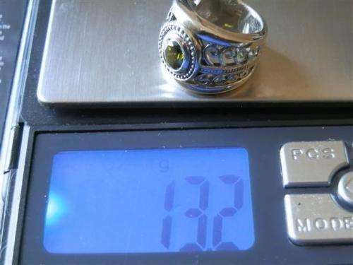 Fabulous heavy solid sterling silver ring - weight 13.2 g.