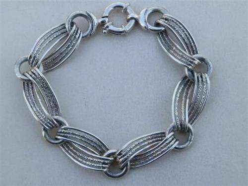 Smashing solid sterling silver fancy bracelet - weight 15 g.