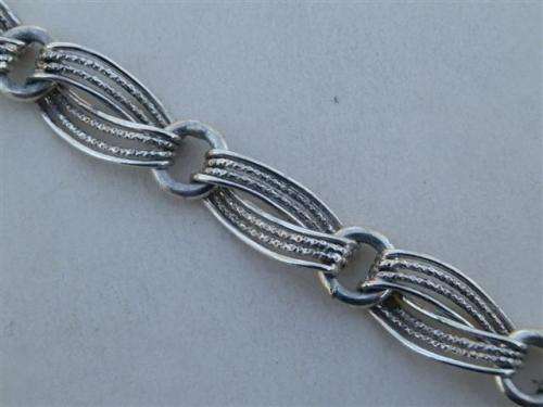 Smashing solid sterling silver fancy bracelet - weight 15 g.