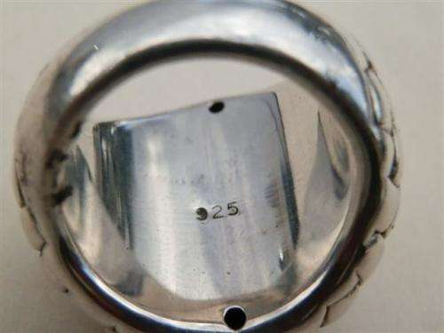 Exquisite solid sterling silver dome ring - weight 8.9 g.