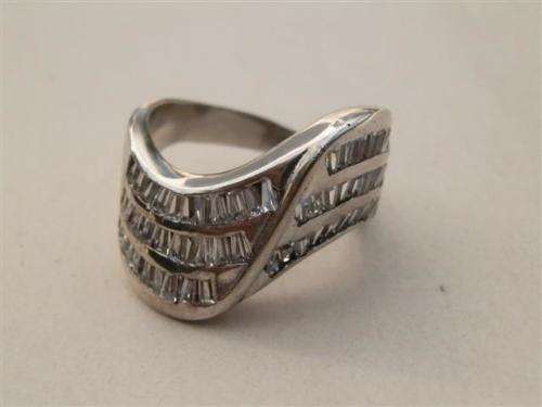 Smashing sol;id sterling silver ring - weight 6.3 g.