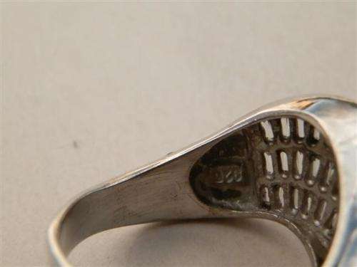 Smashing sol;id sterling silver ring - weight 6.3 g.