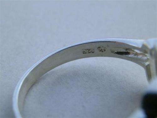 Awesome solid sterling silver blue sapphire ring - weight 6 g.