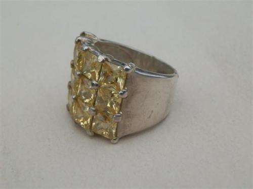 Spectacular heavy solid sterling silver ring - weight 12.4 g.