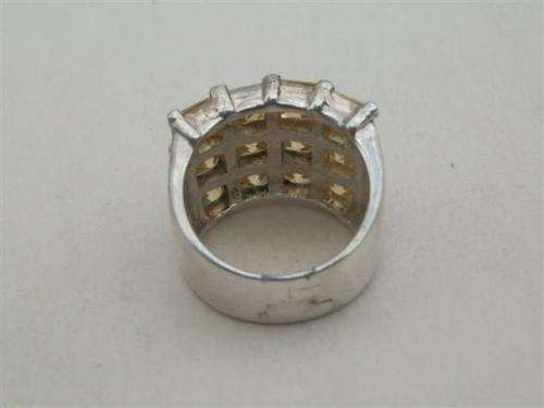 Spectacular heavy solid sterling silver ring - weight 12.4 g.