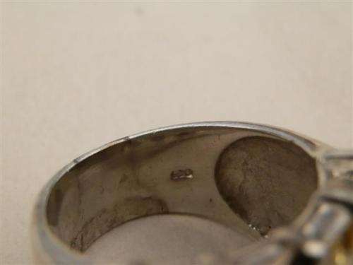 Spectacular heavy solid sterling silver ring - weight 12.4 g.