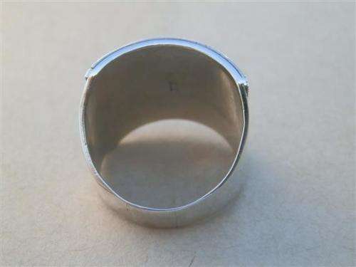 Stunning solid 18 ct rose gold and sterling silver fancy ring - weight 7.7 g.