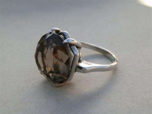 Superb solid antique sterling silver smokey topaz ring - weight 8 g.