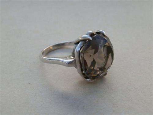 Superb solid antique sterling silver smokey topaz ring - weight 8 g.