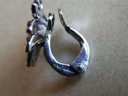 Stunning vintage solid sterling silver clip-on earrings - weight 3.9 g.