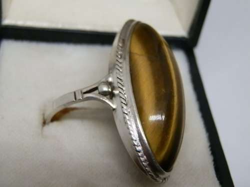 Exquisite vintage solid sterling silver tygers eye ring - weight 6.6 g.