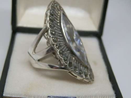Fabulous vintage heavy solid sterling silver ring - weight 10.2 g.