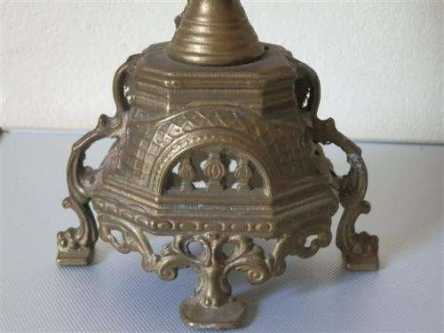 Magnificent vintage solid brass candlestick, in excellent condition. (2)