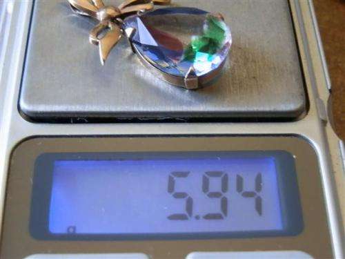 Elegant old vintage solid 9 ct rose gold Rhinestone pendant