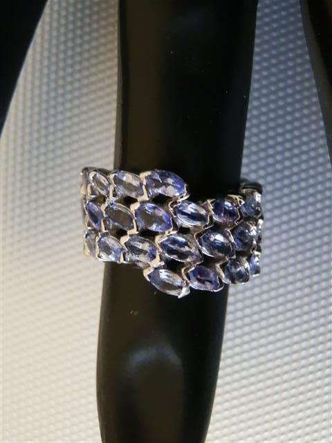 Exquisite 14 ct white gold over solid sterling silver natural Tanzanite ring