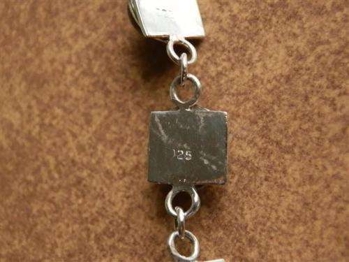 Astonishing solid sterling silver amethyst bracelet - weight 13.23 g.