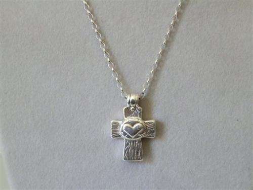 Spectacular solid sterling silver cross necklace - weight 11.22 g.