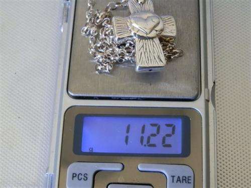 Spectacular solid sterling silver cross necklace - weight 11.22 g.