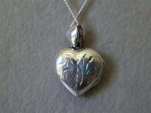 Charming solid sterling silver heart necklace