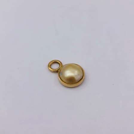 Fabulous solid 9 ct Gold Mabe Pendant