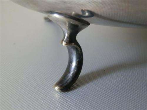 Stylish vintage silver plate 4-footed leg bowl