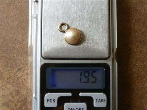 Fabulous solid 9 ct Gold Mabe Pendant