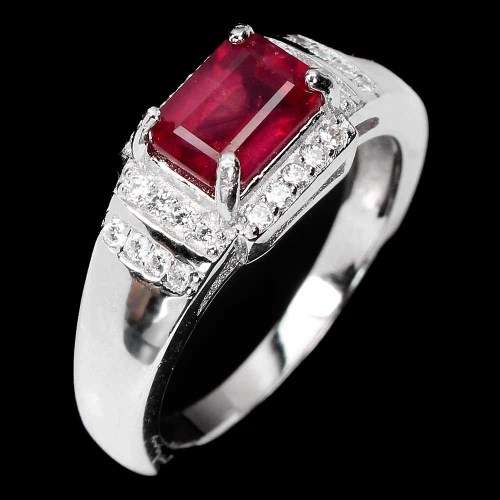 Magnificent natural ruby ring, 14 ct white gold over solid sterling silver