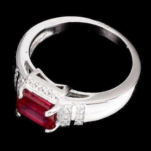 Magnificent natural ruby ring, 14 ct white gold over solid sterling silver