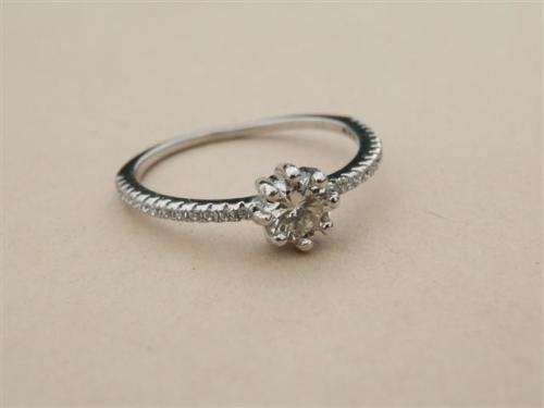 Sparkling solid sterling silver .32 ct natural diamond ring