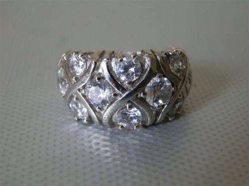 Fabulous Solid Sterling Silver Ring - weight 12.29 g.