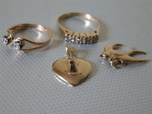 Very Nice Solid 9 ct Gold Lot - weight 6.47 g.